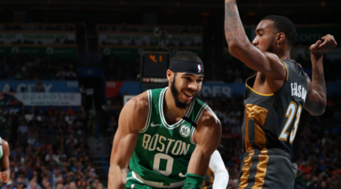 他通过英雄 他通过英雄